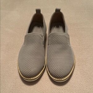 Me Too knit flats Grey neutral very comfortable lightly worn Smoke free pet free